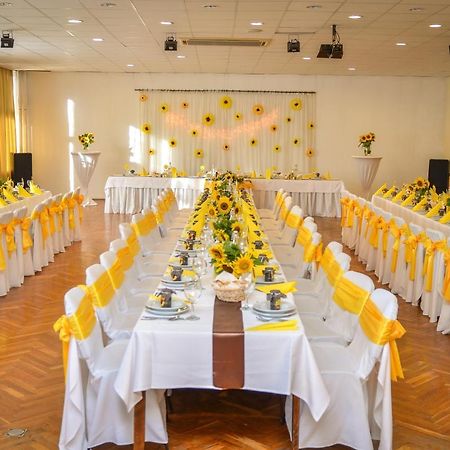 Hotel Magistern Konferencia Es Wellnesshotel Siófok Eksteriør billede