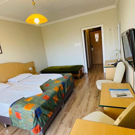 Hotel Magistern Konferencia Es Wellnesshotel Siófok Eksteriør billede