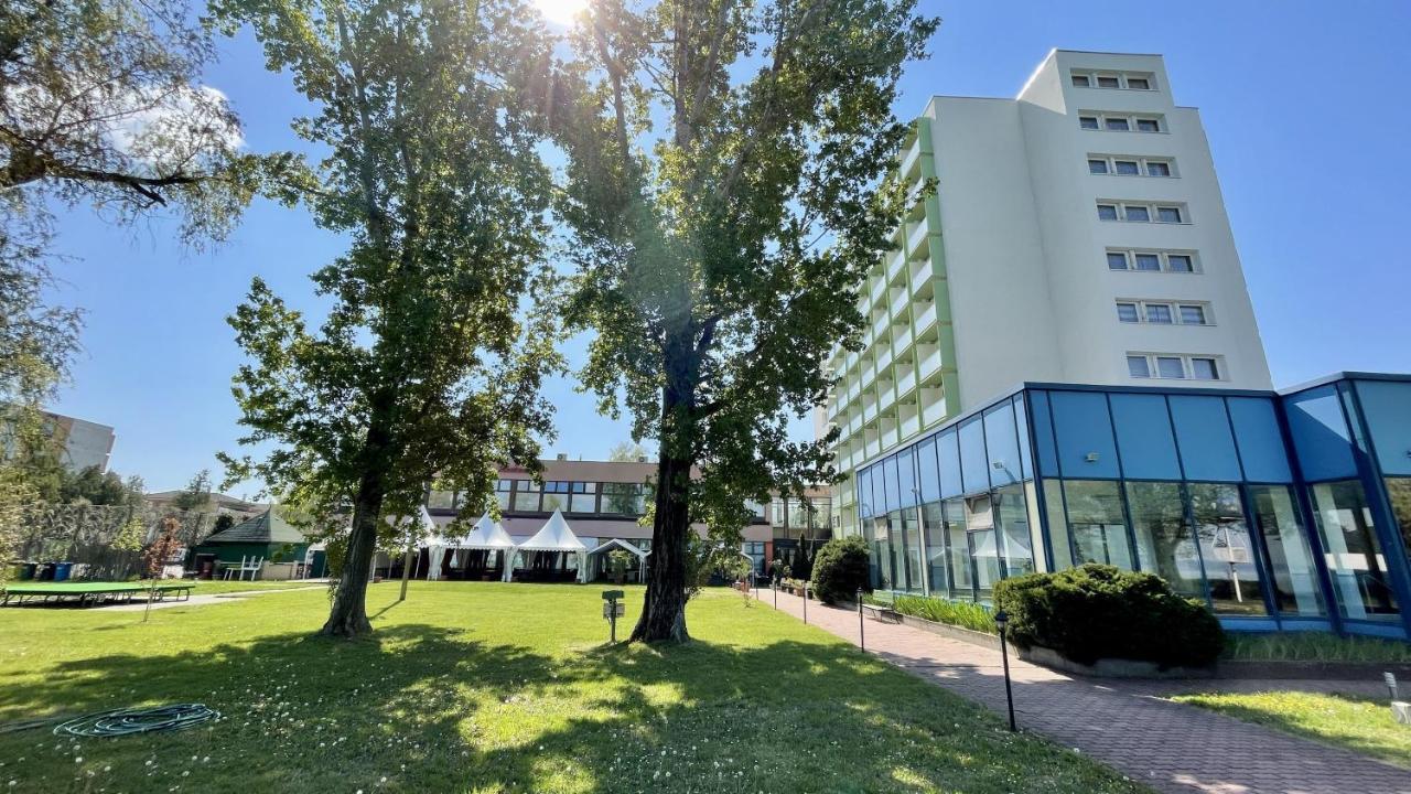 Hotel Magistern Konferencia Es Wellnesshotel Siófok Eksteriør billede
