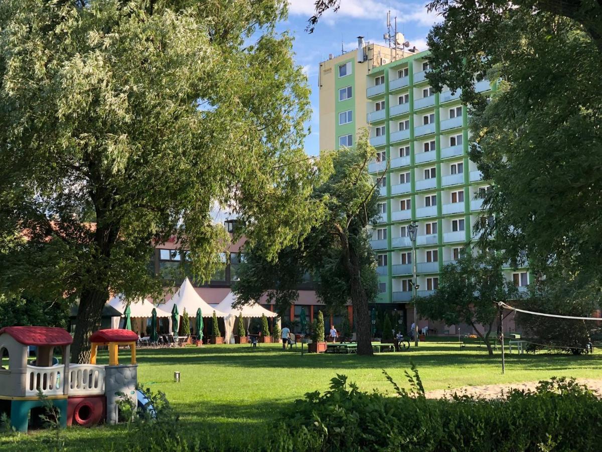 Hotel Magistern Konferencia Es Wellnesshotel Siófok Eksteriør billede
