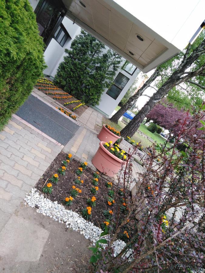 Hotel Magistern Konferencia Es Wellnesshotel Siófok Eksteriør billede