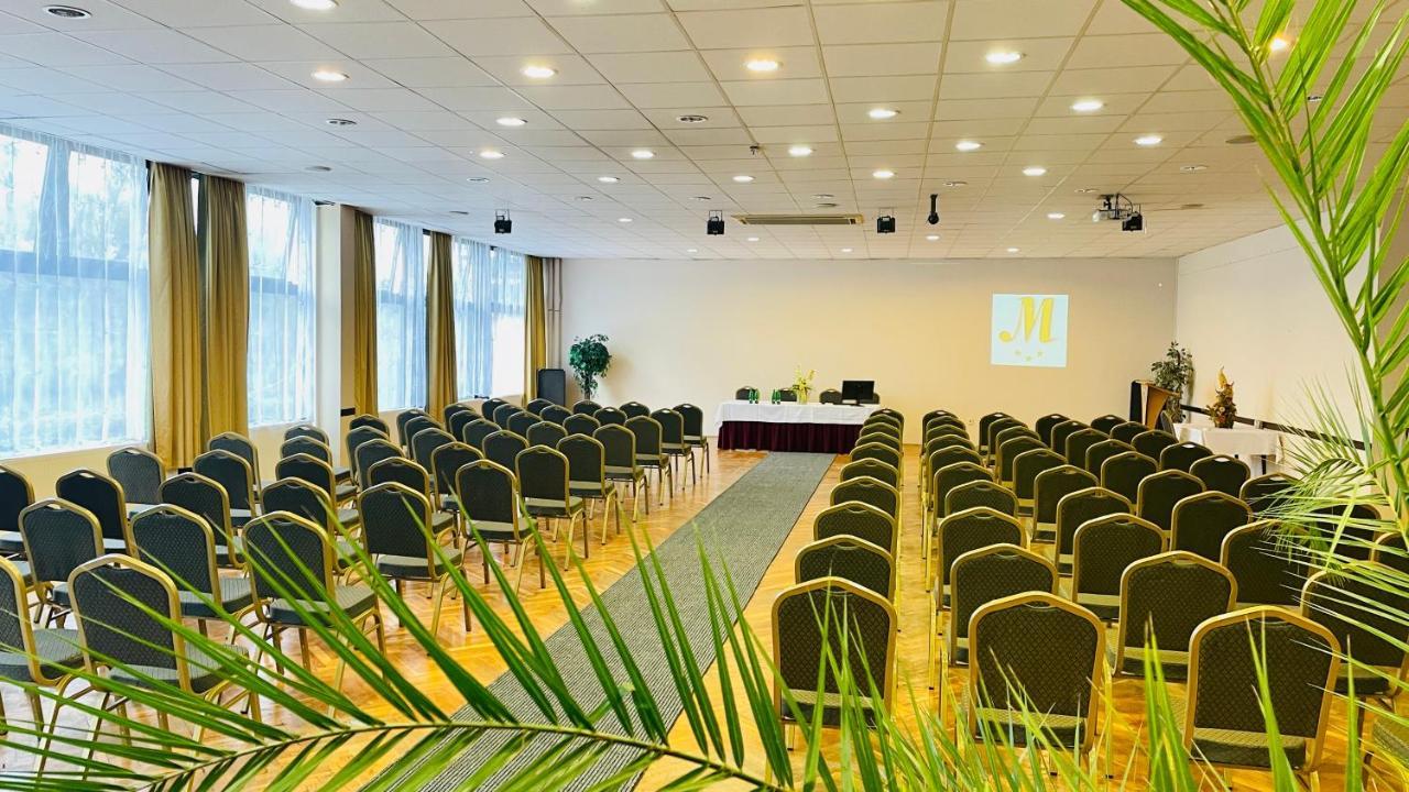 Hotel Magistern Konferencia Es Wellnesshotel Siófok Eksteriør billede