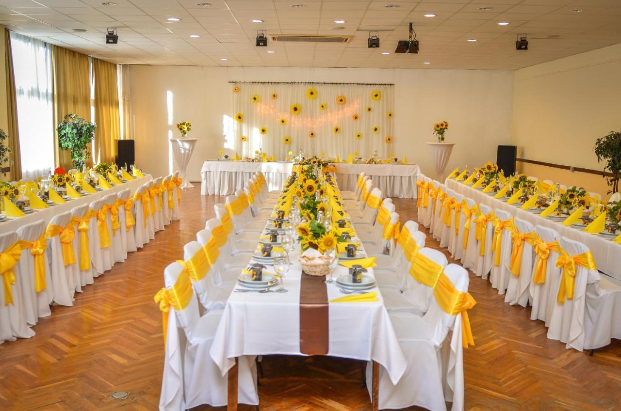 Hotel Magistern Konferencia Es Wellnesshotel Siófok Eksteriør billede