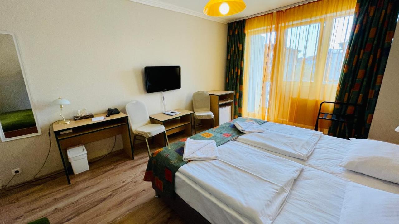 Hotel Magistern Konferencia Es Wellnesshotel Siófok Eksteriør billede
